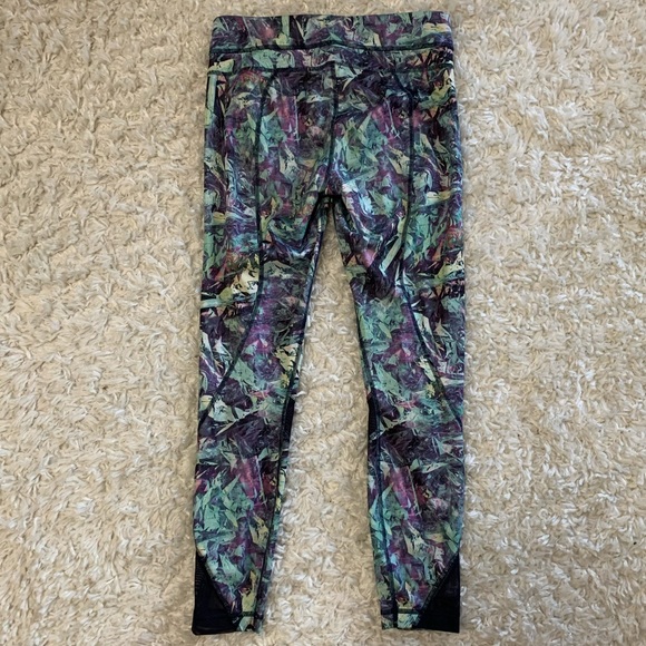 Lululemon high rise leggings, size 6 - Picture 4 of 6